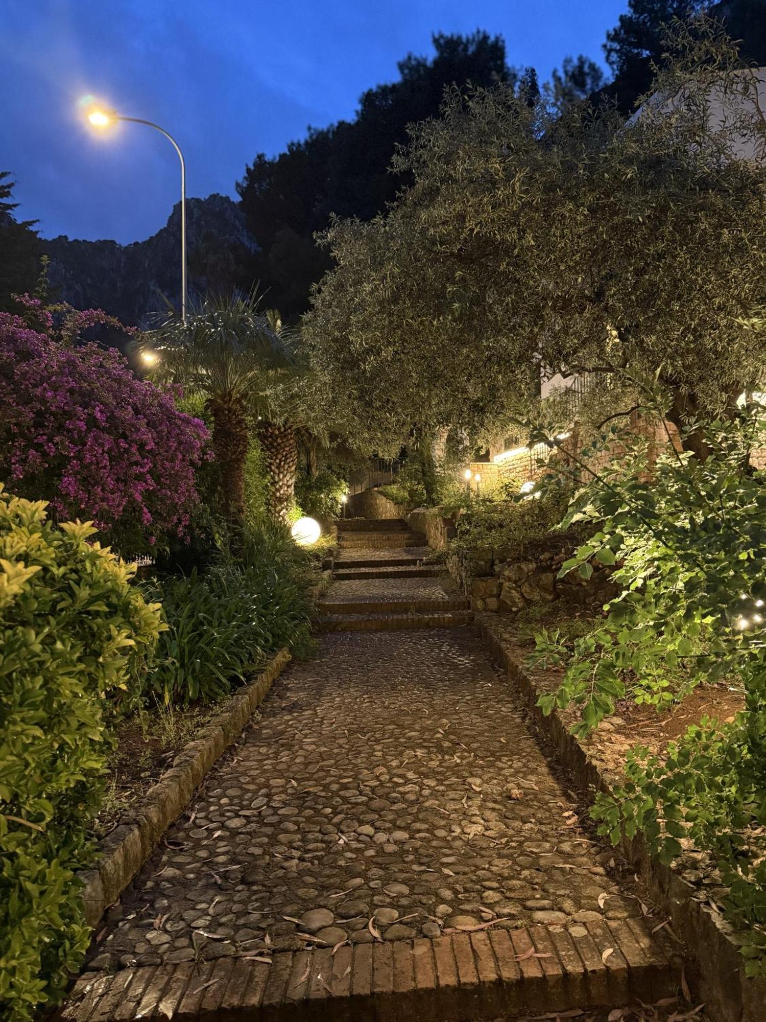 Villa Rubino Mondello - By Rentalbeb Italy パレルモ エクステリア 写真